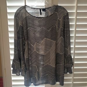 New Directions Women’s size Large 3/4 Ruffle Sleeve Navy Blue & White